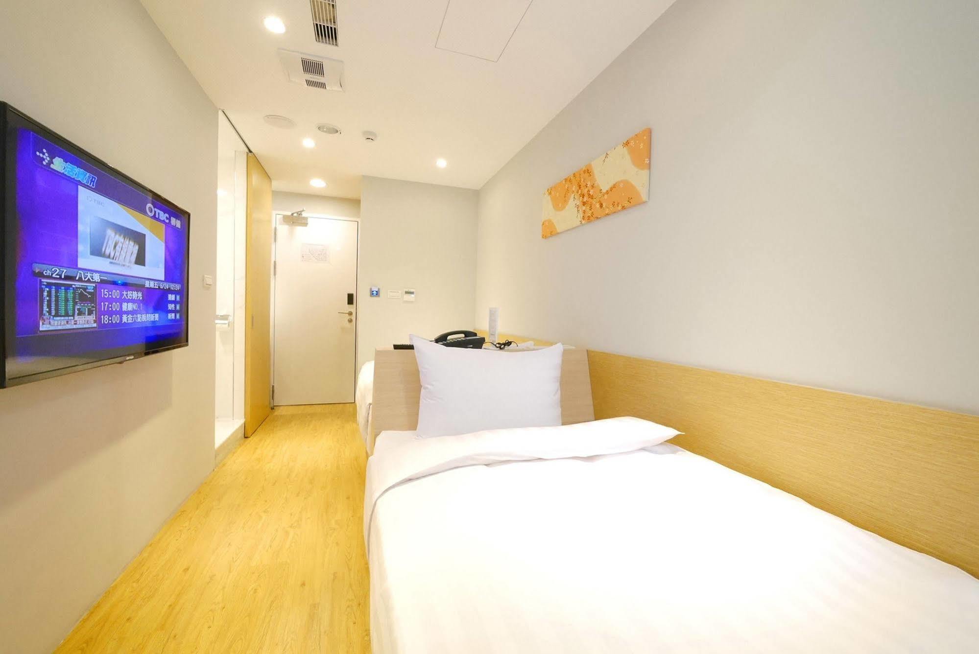 Shin Sei Bashi Hotel Taichung Exterior photo