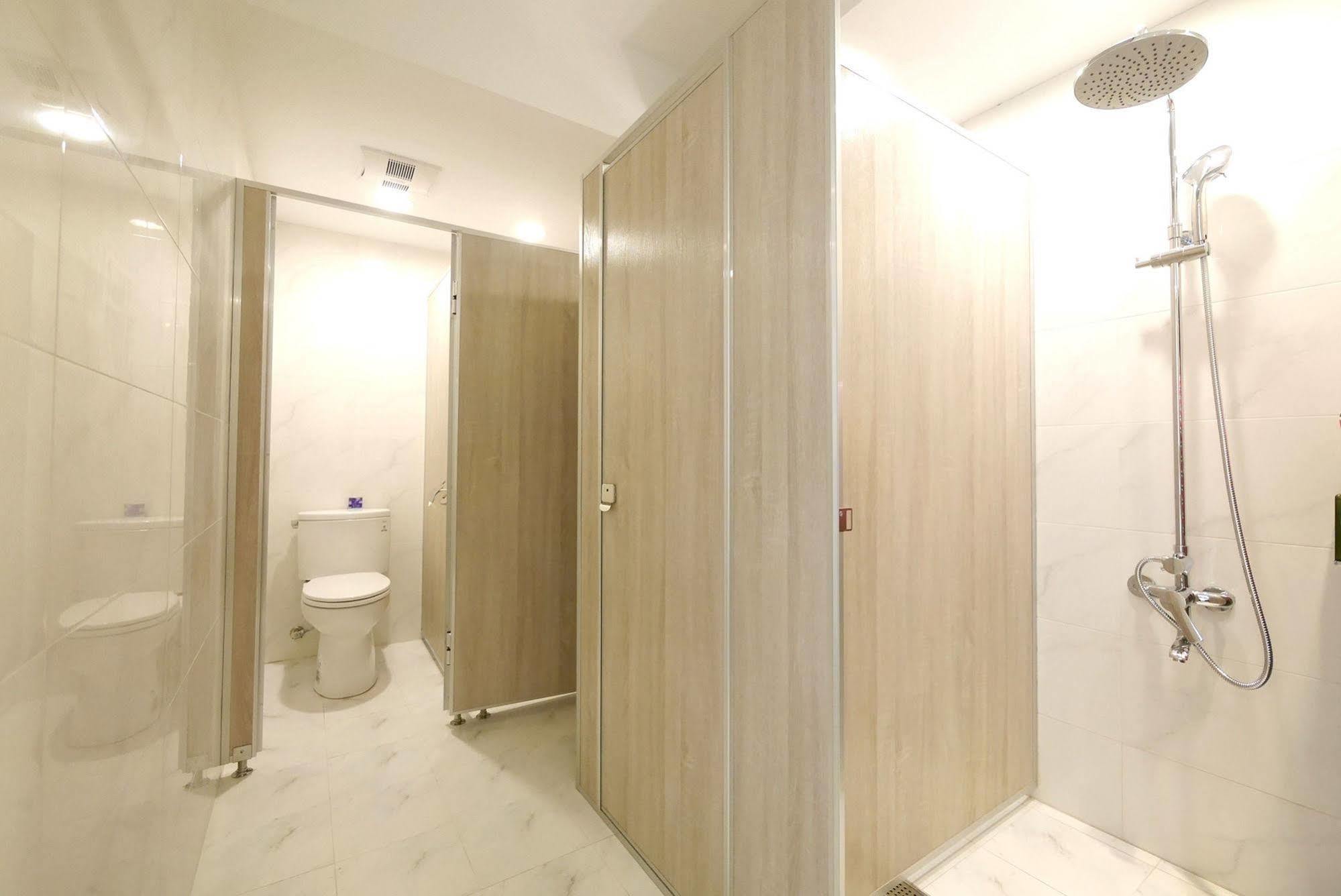 Shin Sei Bashi Hotel Taichung Exterior photo