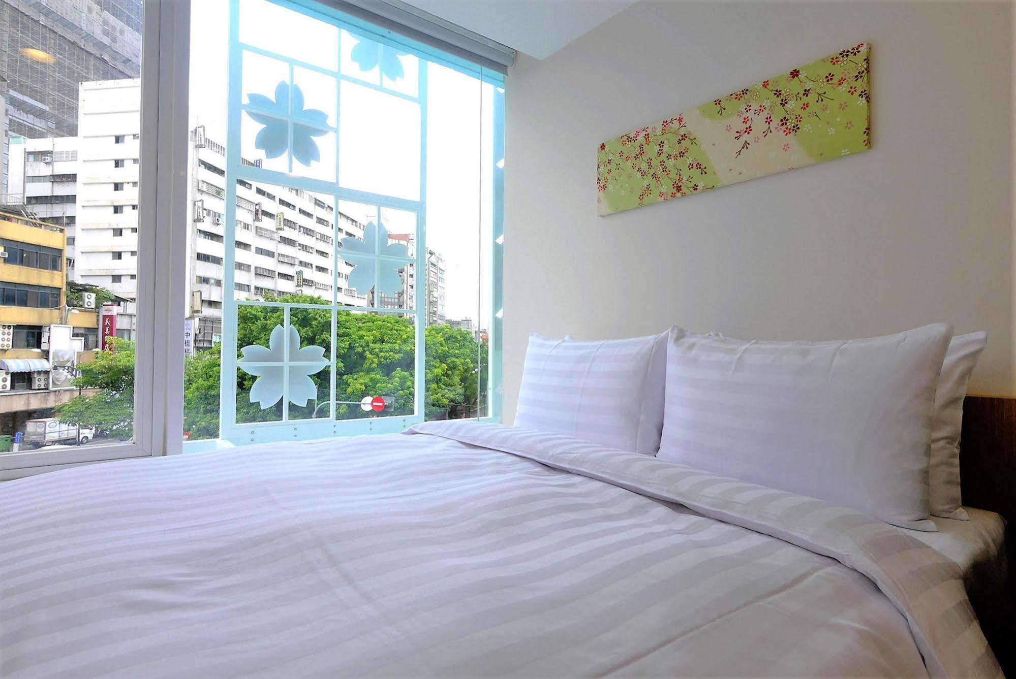 Shin Sei Bashi Hotel Taichung Exterior photo